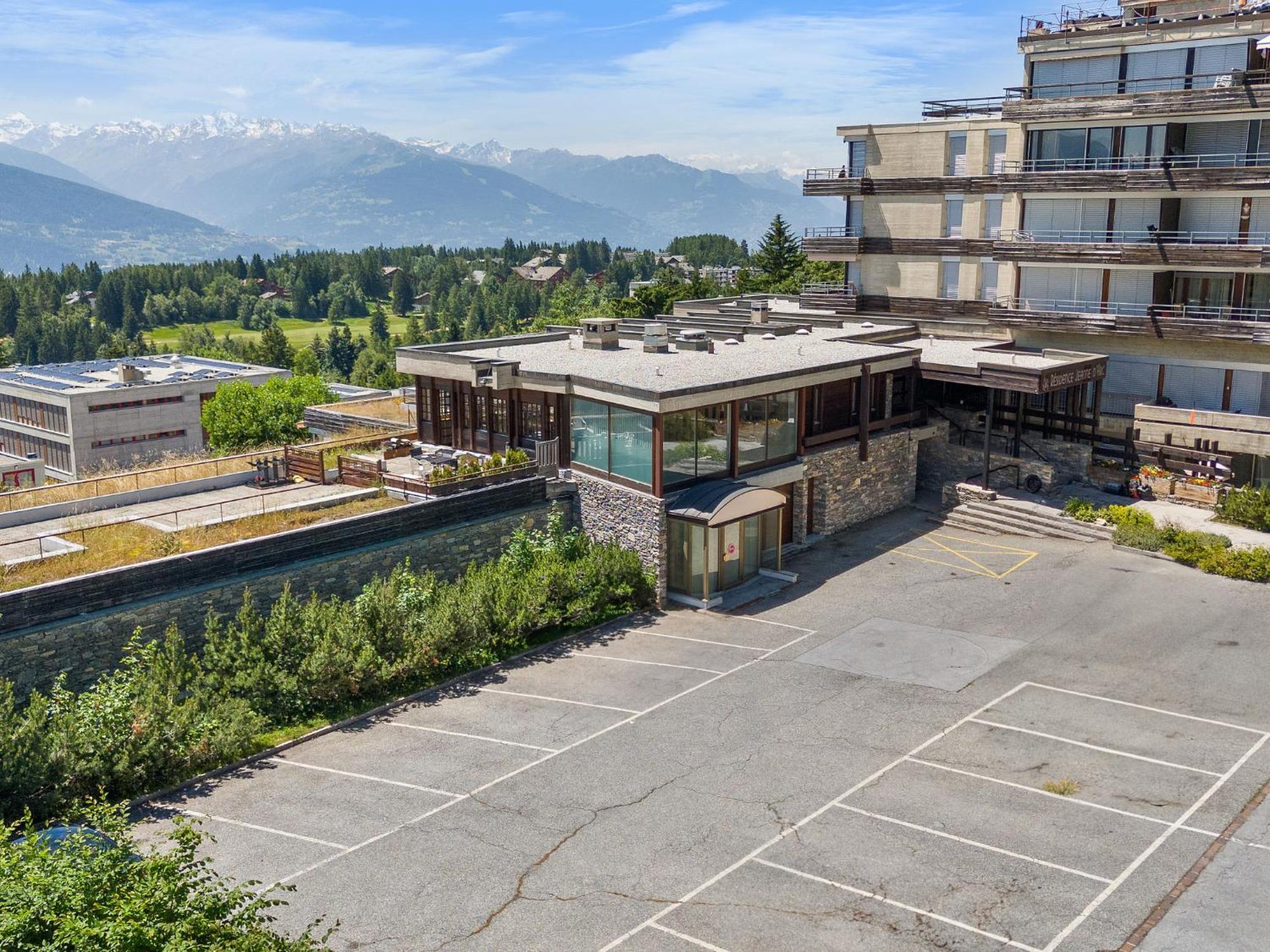 अपार्टमेंट Jeanne D'arc-14 By Interhome Crans-Montana